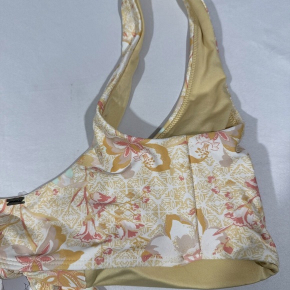 NWT $55 O'Neill [ Medium ] Sydney Mavericks Bikini‎ Top in Straw Yellow - Picture 12 of 15
